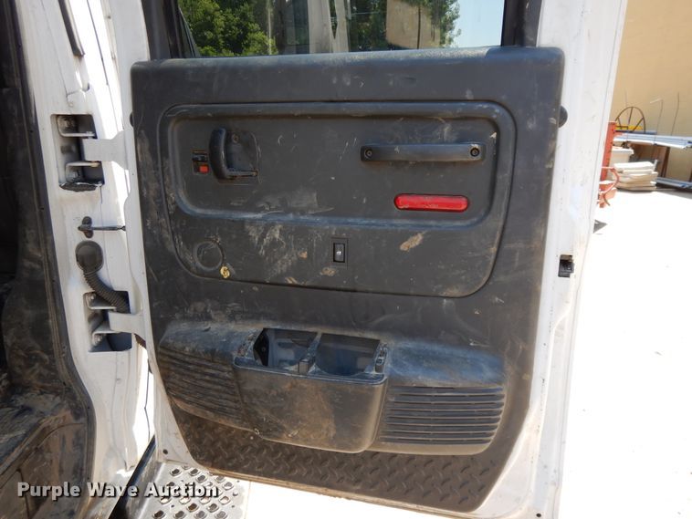 image for item DG7833 2009 Chevrolet C4500  Crew Cab flatbed truck