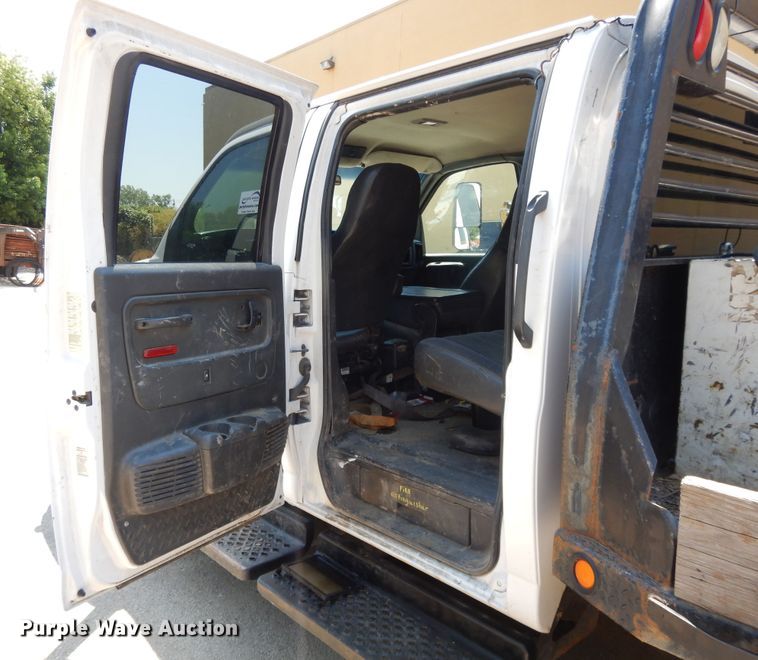 image for item DG7833 2009 Chevrolet C4500  Crew Cab flatbed truck