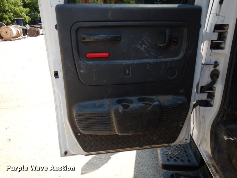 image for item DG7833 2009 Chevrolet C4500  Crew Cab flatbed truck