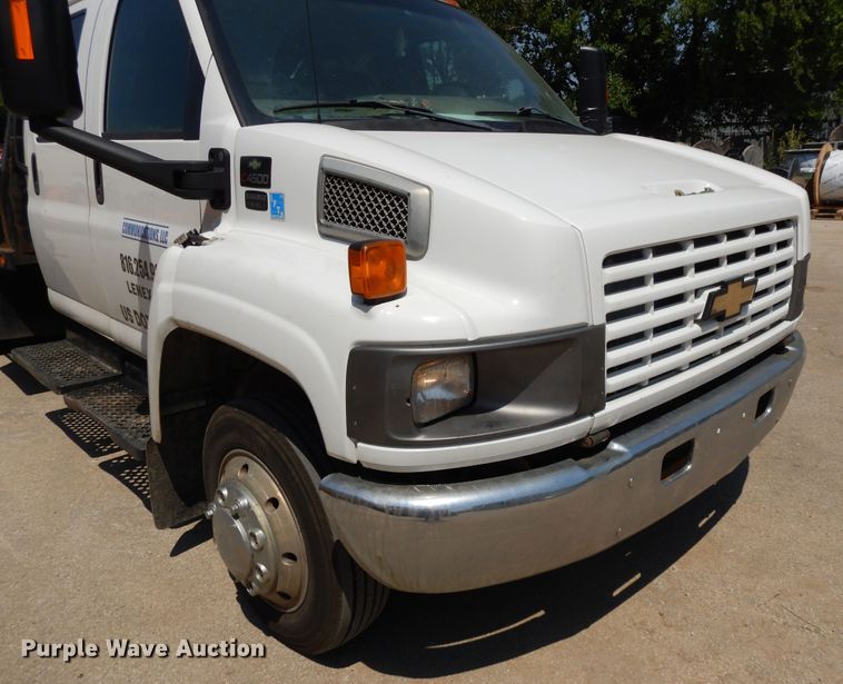 image for item DG7833 2009 Chevrolet C4500  Crew Cab flatbed truck