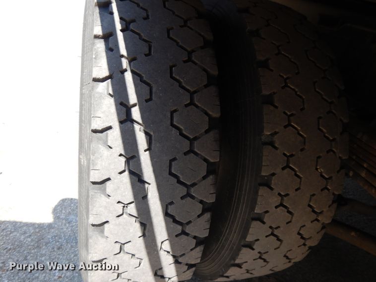 image for item DG7833 2009 Chevrolet C4500  Crew Cab flatbed truck