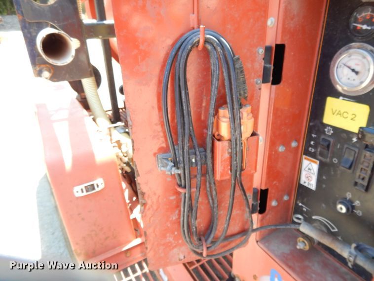 image for item DG7834 2011 Ditch Witch FX30 vaccum excavator