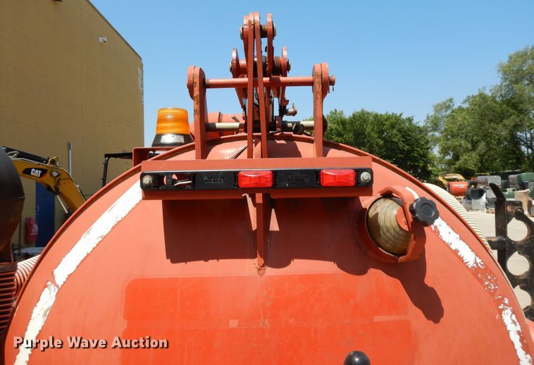 image for item DG7834 2011 Ditch Witch FX30 vaccum excavator