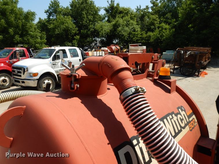 image for item DG7834 2011 Ditch Witch FX30 vaccum excavator