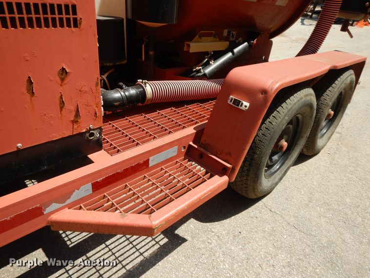 image for item DG7834 2011 Ditch Witch FX30 vaccum excavator