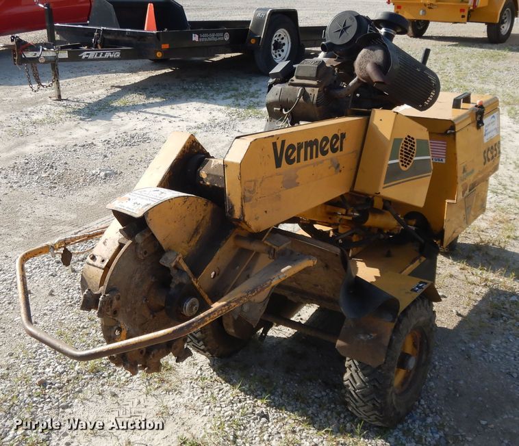 image for item DG7964 2001 Vermeer SC252 stump grinder