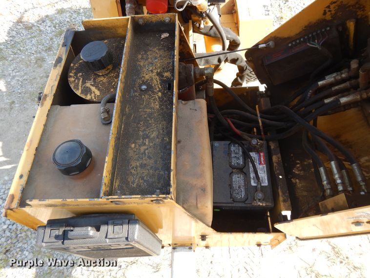 image for item DG7964 2001 Vermeer SC252 stump grinder