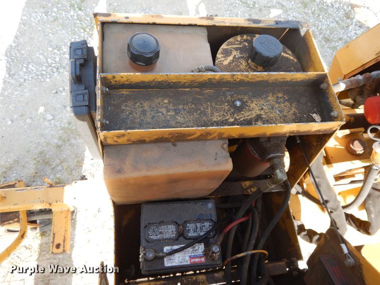 image for item DG7964 2001 Vermeer SC252 stump grinder