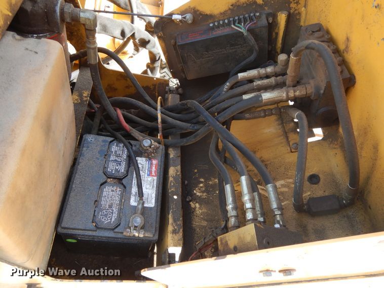 image for item DG7964 2001 Vermeer SC252 stump grinder