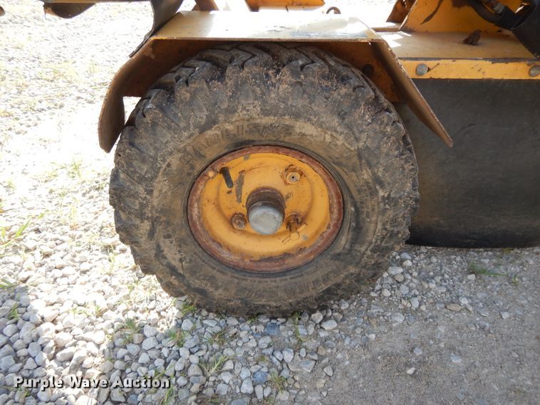 image for item DG7964 2001 Vermeer SC252 stump grinder