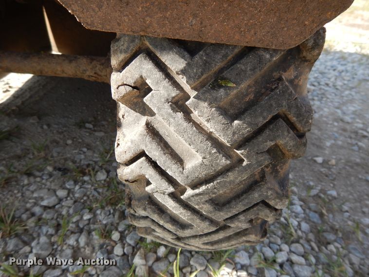 image for item DG7964 2001 Vermeer SC252 stump grinder