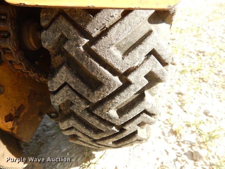 image for item DG7964 2001 Vermeer SC252 stump grinder