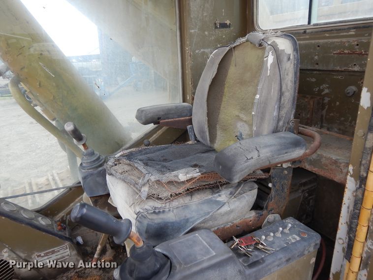 image for item DG7983 1985 Caterpillar 245  hydraulic excavator