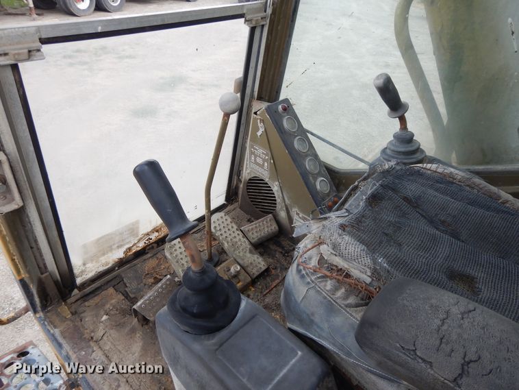 image for item DG7983 1985 Caterpillar 245  hydraulic excavator