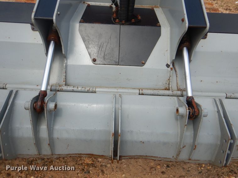 image for item DG8620 2013 Lamtrac LTR8300T  mulcher