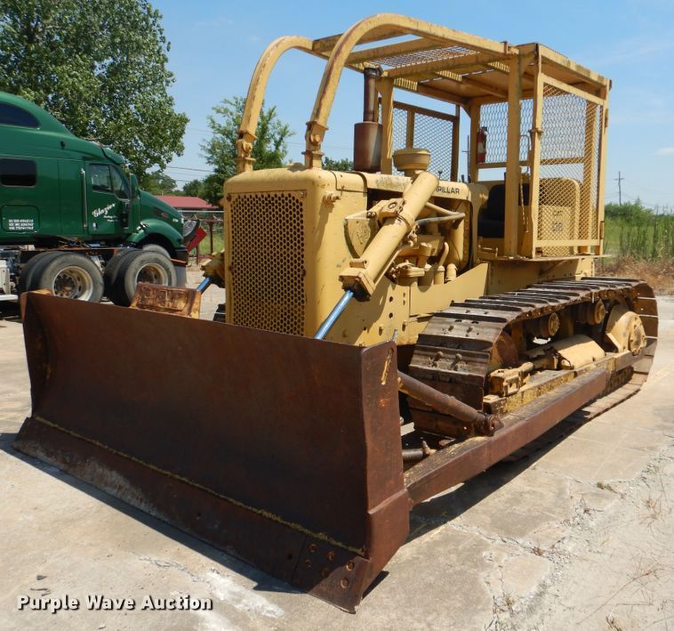 image for item DG8642 1961 Caterpillar D6B  dozer