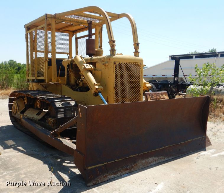 image for item DG8642 1961 Caterpillar D6B  dozer