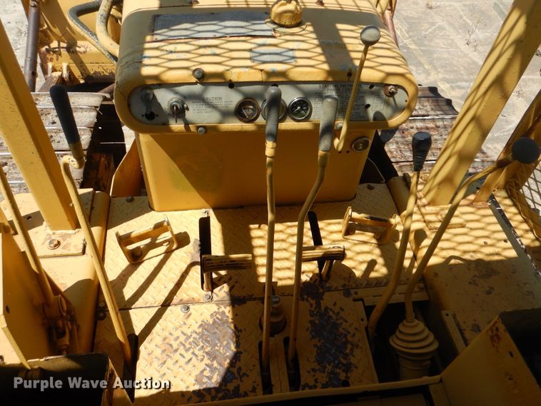 image for item DG8642 1961 Caterpillar D6B  dozer