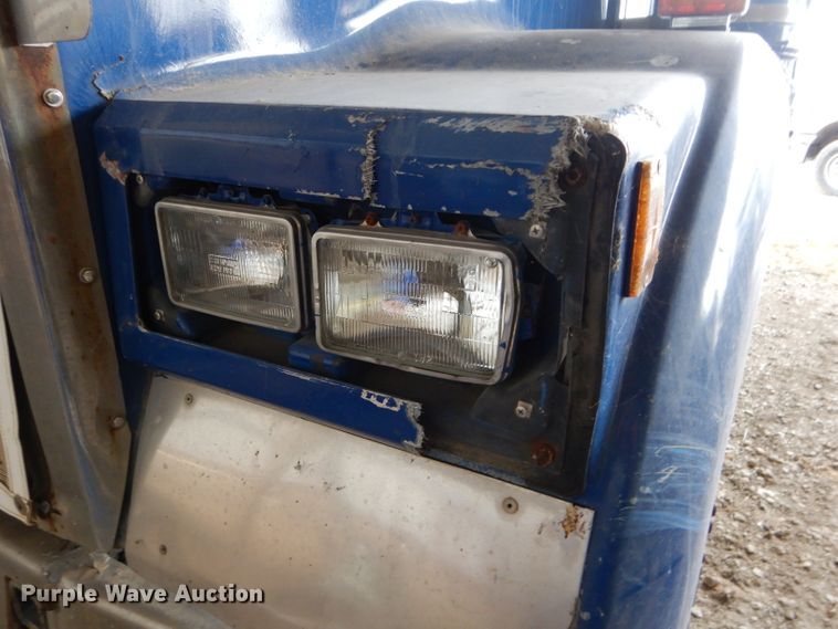 image for item DH4447 1985 Kenworth W900 dump truck