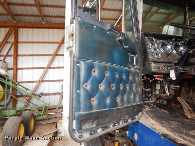 image for item DH4447 1985 Kenworth W900 dump truck