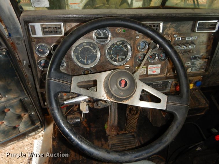 image for item DH4447 1985 Kenworth W900 dump truck