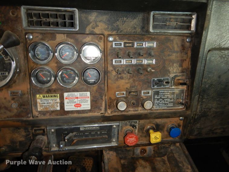 image for item DH4447 1985 Kenworth W900 dump truck