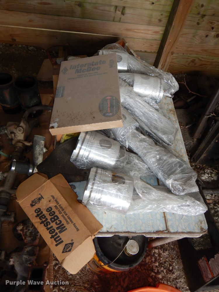 image for item DH4447 1985 Kenworth W900 dump truck