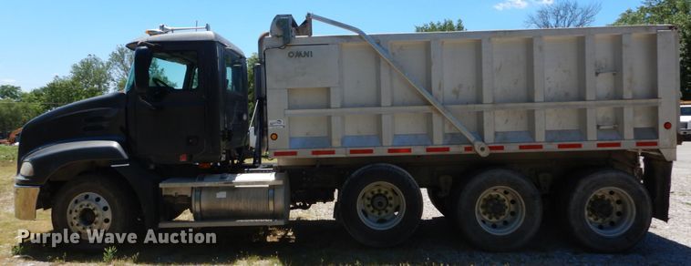 image for item DH5115 2005 Mack CXN613  dump truck