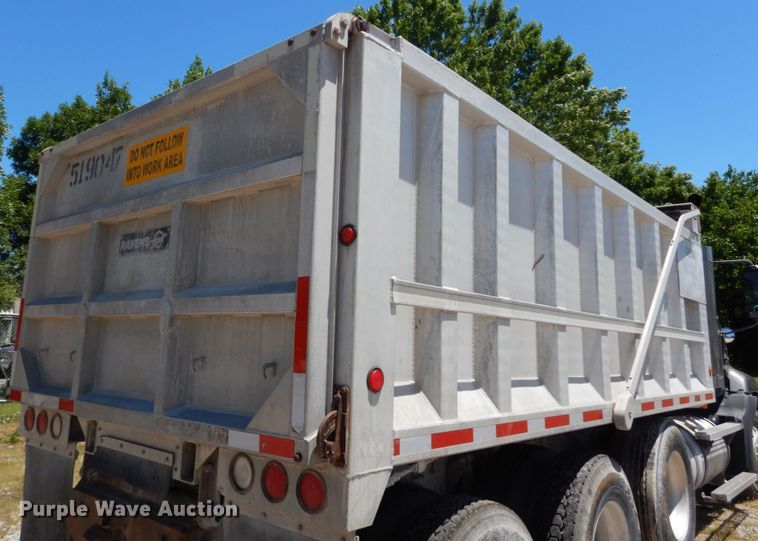 image for item DH5115 2005 Mack CXN613  dump truck