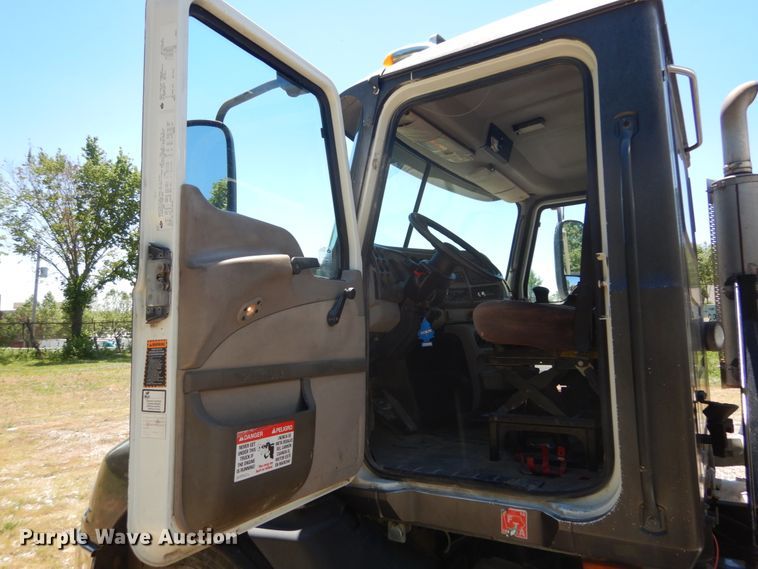 image for item DH5115 2005 Mack CXN613  dump truck