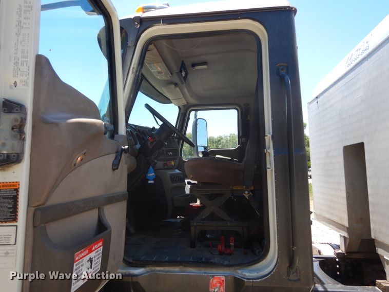 image for item DH5115 2005 Mack CXN613  dump truck