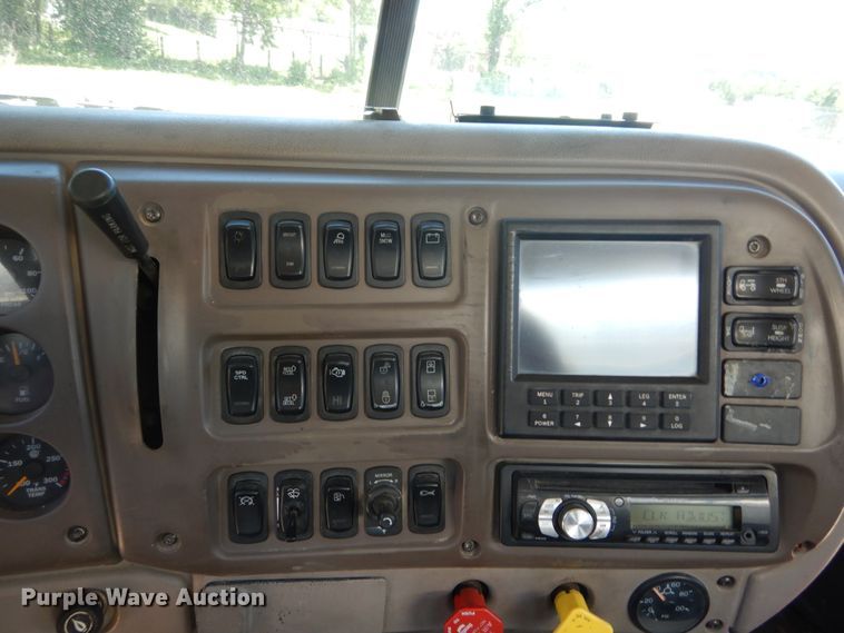 image for item DH5115 2005 Mack CXN613  dump truck