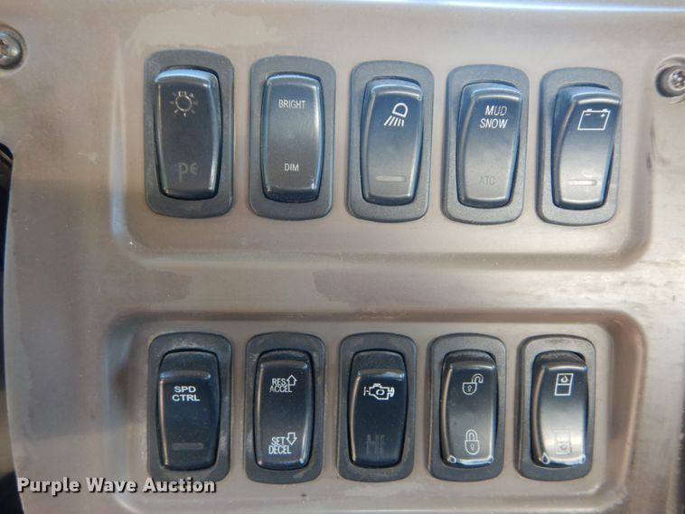 image for item DH5115 2005 Mack CXN613  dump truck