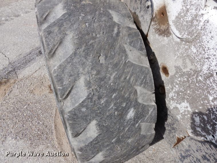 image for item DH6507 2015 Bobcat S570  skid steer loader