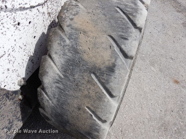 image for item DH6507 2015 Bobcat S570  skid steer loader