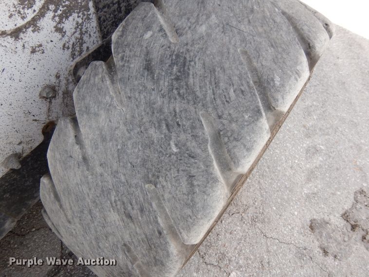 image for item DH6507 2015 Bobcat S570  skid steer loader