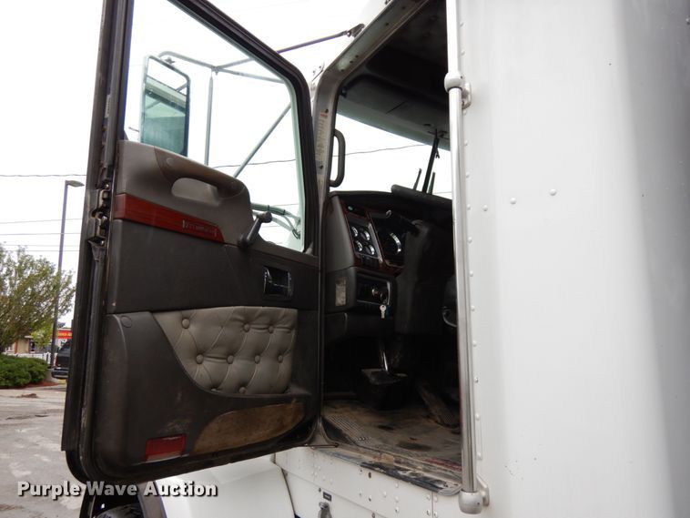 image for item DH6509 2009 Kenworth T800  vacuum truck