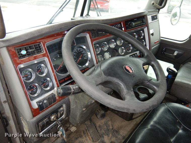 image for item DH6509 2009 Kenworth T800  vacuum truck