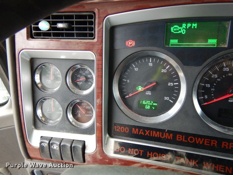 image for item DH6509 2009 Kenworth T800  vacuum truck