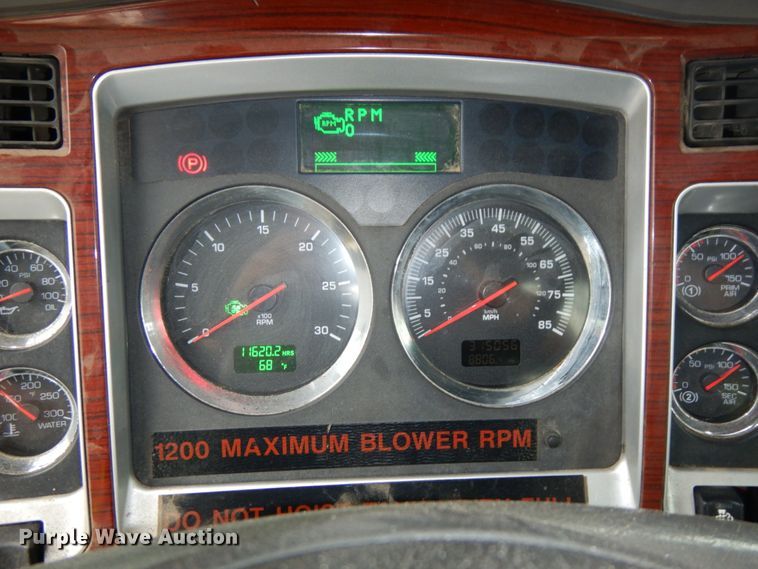 image for item DH6509 2009 Kenworth T800  vacuum truck