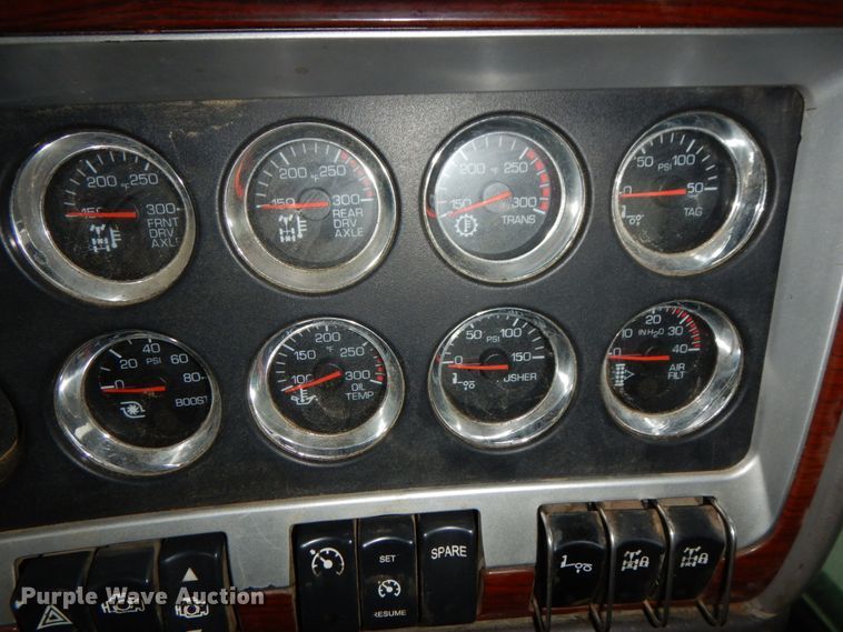 image for item DH6509 2009 Kenworth T800  vacuum truck