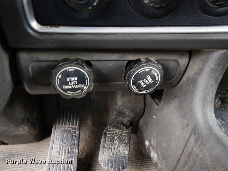 image for item DH6509 2009 Kenworth T800  vacuum truck