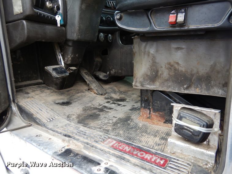 image for item DH6509 2009 Kenworth T800  vacuum truck