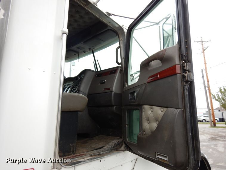 image for item DH6509 2009 Kenworth T800  vacuum truck