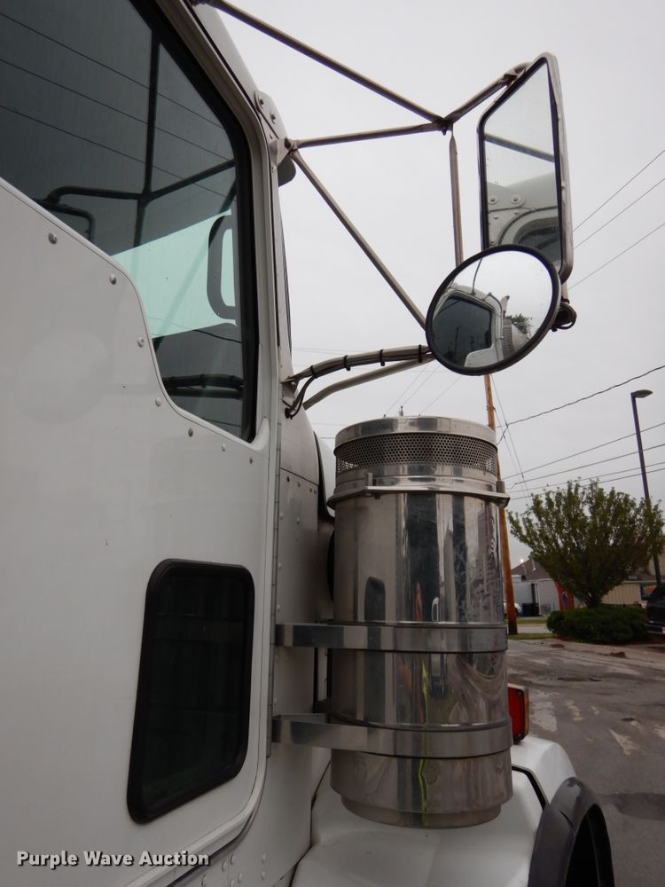 image for item DH6509 2009 Kenworth T800  vacuum truck