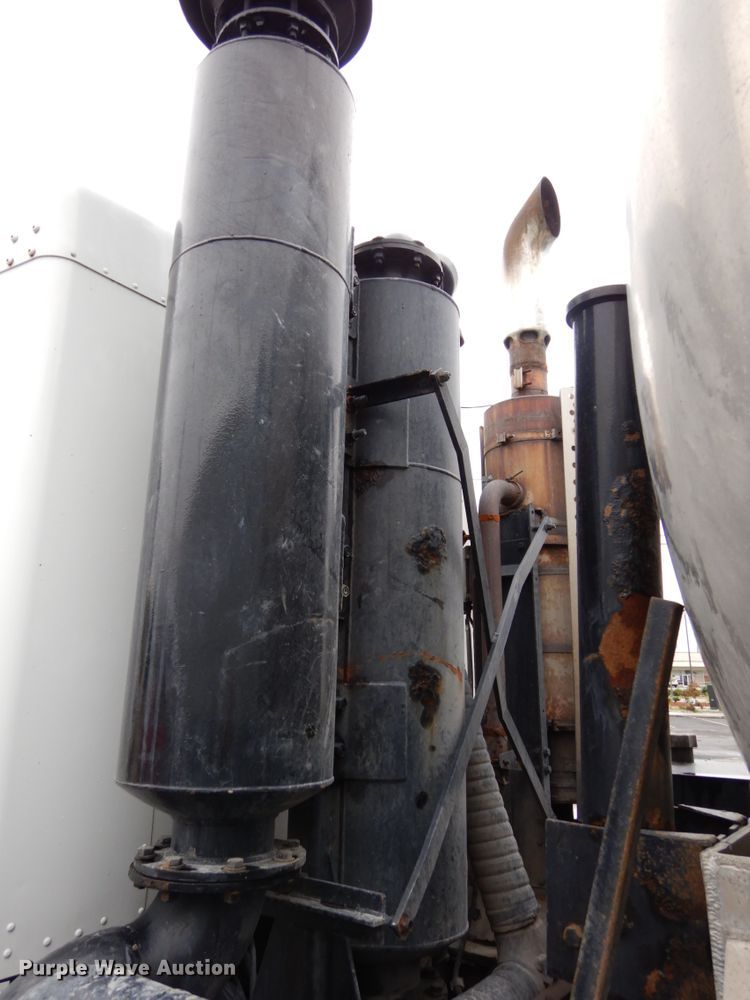 image for item DH6509 2009 Kenworth T800  vacuum truck