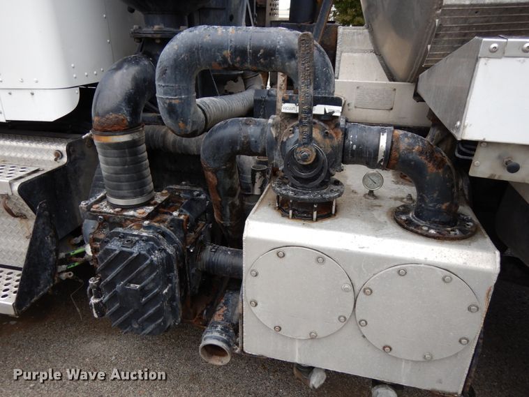 image for item DH6509 2009 Kenworth T800  vacuum truck