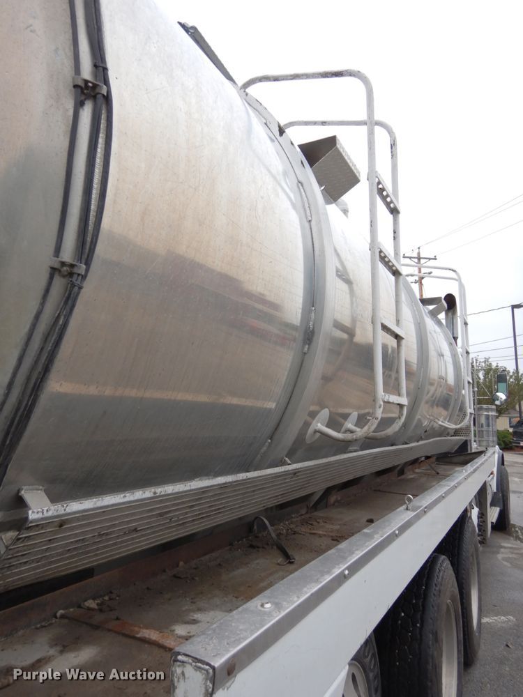 image for item DH6509 2009 Kenworth T800  vacuum truck