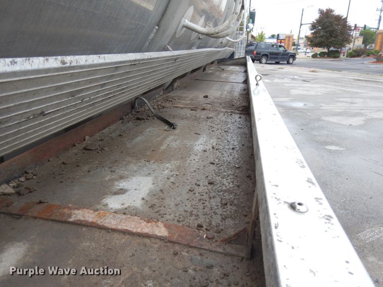 image for item DH6509 2009 Kenworth T800  vacuum truck