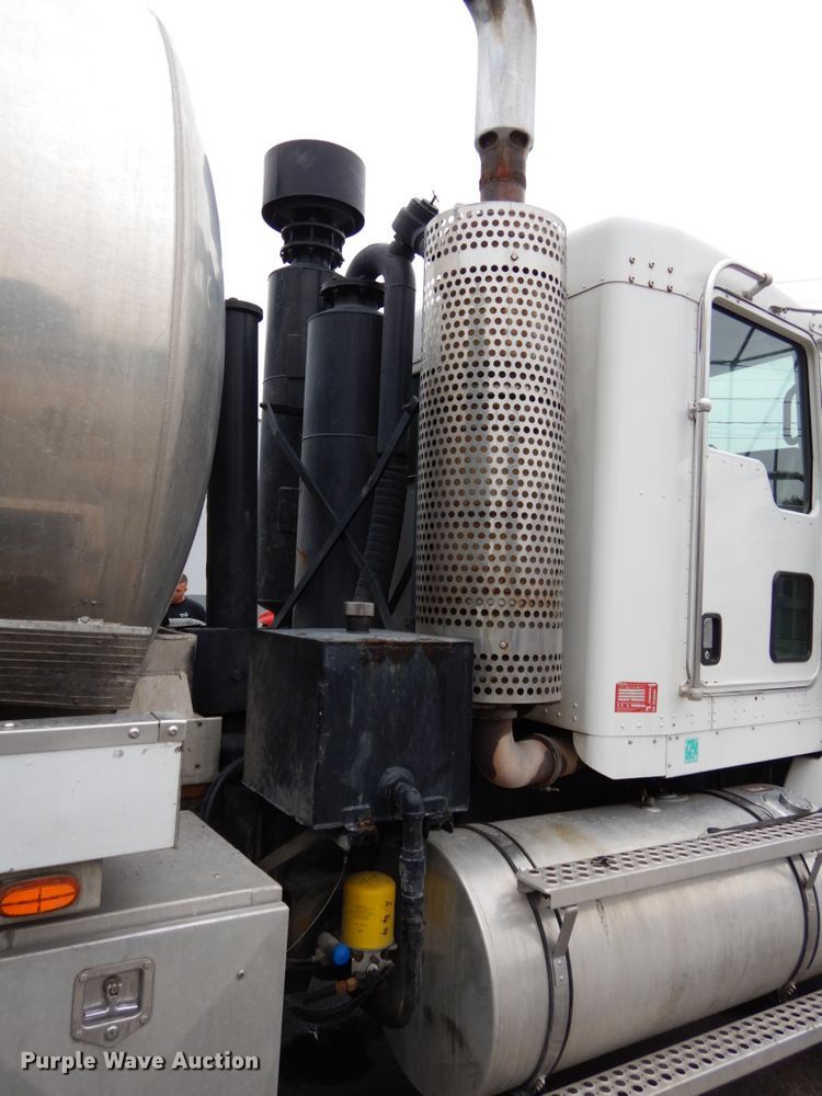 image for item DH6509 2009 Kenworth T800  vacuum truck